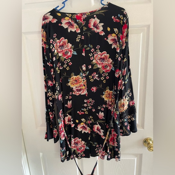 Xhilaration Bell Sleeve Dress - Size L - Picture 3 of 3